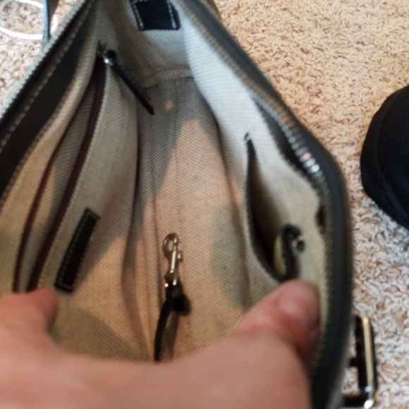 Dooney & Bourke handbag - Picture 6 of 11